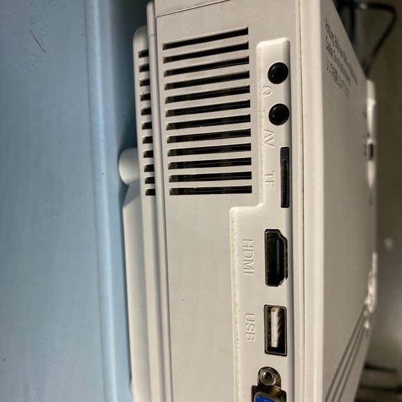 Projector - Picture 2 of 4